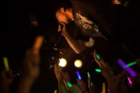 「男はつらいぜ、泣いてたまるかTOUR」東京公演の様子。（撮影：Aki Saito）