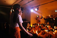 東京・Kokubunji GiveHeartsで行われたライブのワンシーン。（写真提供：YOU'LL RECORDS）