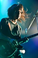 菅波栄純（G）（Photo by Rui Hashimoto[SOUND SHOOTER]）