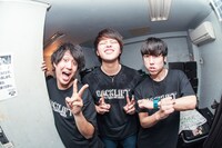 BACK LIFT（撮影：ヤオタケシ）