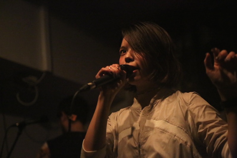 「NEW SWEETIE Vol.1」大比良瑞希のライブの様子。（Photo by Kita Masanobu）