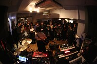 「NEW SWEETIE Vol.1」大比良瑞希のライブの様子。（Photo by Kita Masanobu）