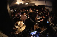 「NEW SWEETIE Vol.1」WONKのライブの様子。（Photo by Kita Masanobu）