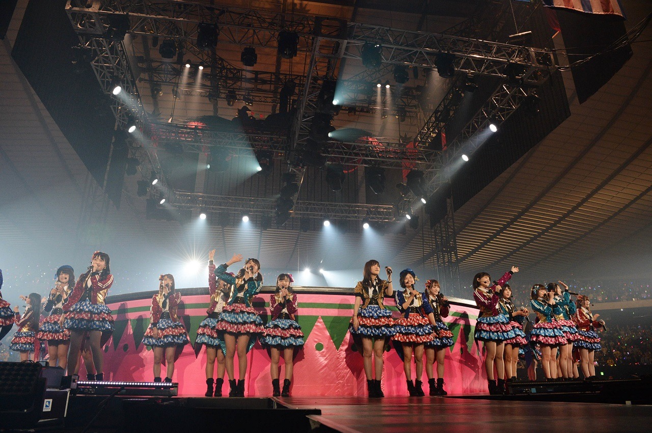 昨日2月23日に行われた「HKT48春のライブツアー ～サシコ・ド・ソレイユ2016～」東京・国立代々木競技場第一体育館公演の様子。(c)AKS