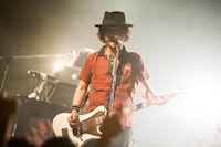 ミツ（B, Vo）（撮影：木場ヨシヒト）