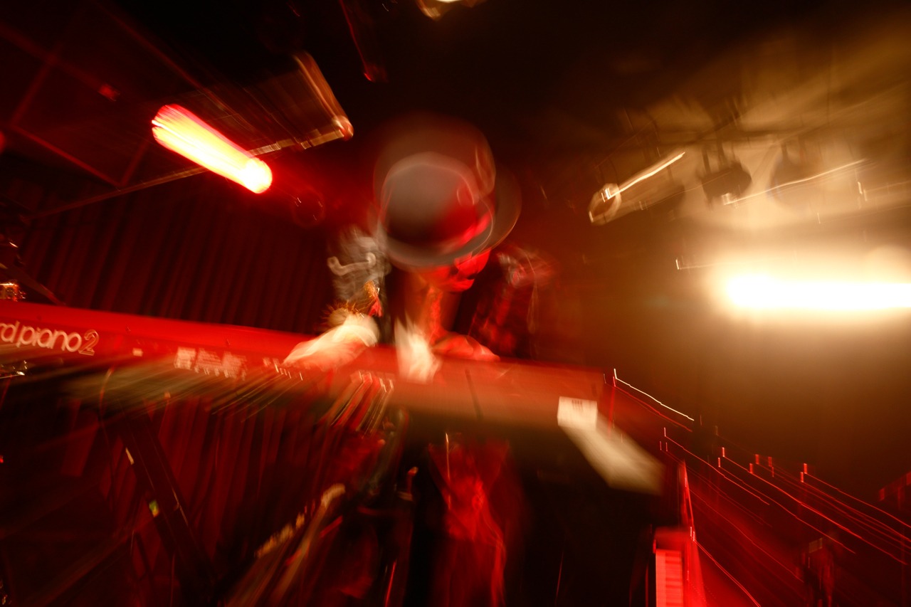 H ZETTRIO「Dancing!!! TOUR」東京・下北沢GARDEN公演の様子。（写真提供：worldapart）