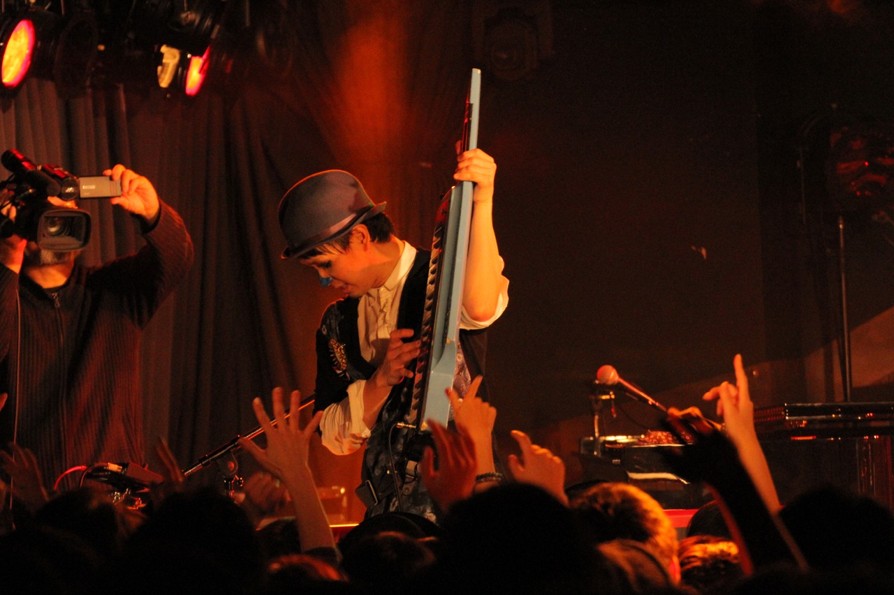 H ZETTRIO「Dancing!!! TOUR」東京・下北沢GARDEN公演の様子。（写真提供：worldapart）