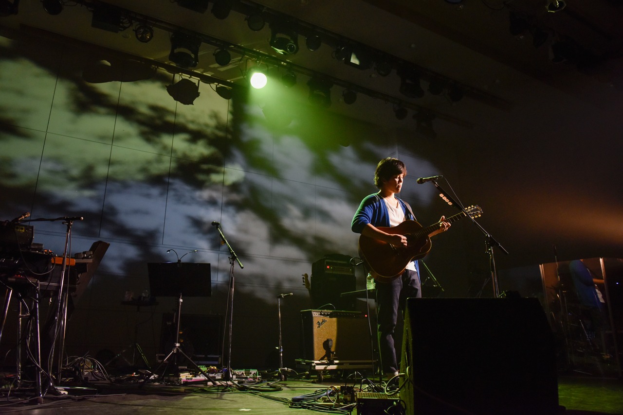 「SPACE SHOWER TV "LIVE with YOU" ～秦 基博～supported by uP!!!」の様子。（撮影：河本悠貴）