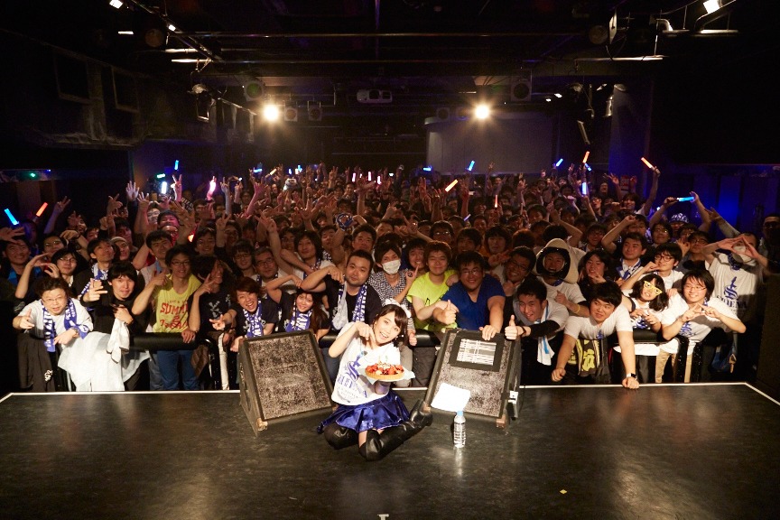西沢幸奏「トーク＆ミニライブ Vol.1」の様子。（写真提供：FlyingDog）