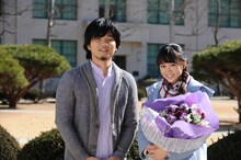 左から秦基博、桐谷美玲。（写真提供：テレビ朝日）