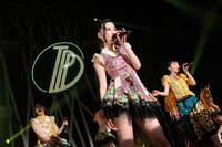 「東京パフォーマンスドール ダンスサミットネイキッドSP2016 ～R・G・B～」GREENステージの様子。（写真提供：EPICレコードジャパン）