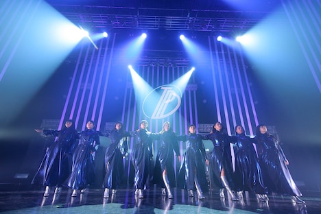 「東京パフォーマンスドール ダンスサミットネイキッドSP2016 ～R・G・B～」BLUEステージの様子。（写真提供：EPICレコードジャパン）