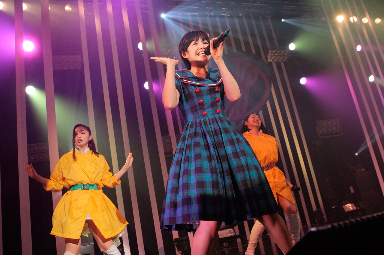 「東京パフォーマンスドール ダンスサミットネイキッドSP2016 ～R・G・B～」BLUEステージの様子。（写真提供：EPICレコードジャパン）