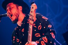 上江洌清作（MONGOL800）（撮影：西槇太一）