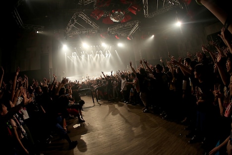 SiMのライブの様子。（Photo by Kohei Suzuki）