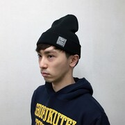 UNCHAIN ニットキャップを着用する谷川正憲（Vo, G ）。