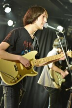 橋本薫（Vo, G / Helsinki Lambda Club）（撮影：高田真希子）