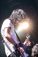 YOH（ORANGE RANGE / B）（撮影：渡邉一生）