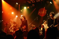 another sunnydayのライブの様子。（Photo by MASANORI FUJIKAWA）
