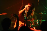 安島裕輔(Vo, G, Syn / The Flickers)(Photo by MASANORI FUJIKAWA)