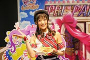 「プリパリカフェ」1日店長就任会見の様子。