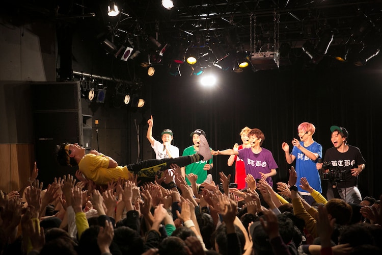 ユースケがダイブ ユーキがヘドバン タカシも殻破る熱狂の超特急男祭り 音楽ナタリー