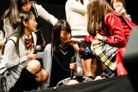 本日2月28日に福岡・マリンメッセ福岡で実施された「6thシングル『しぇからしか！』発売記念握手会」の様子。 (c)AKS