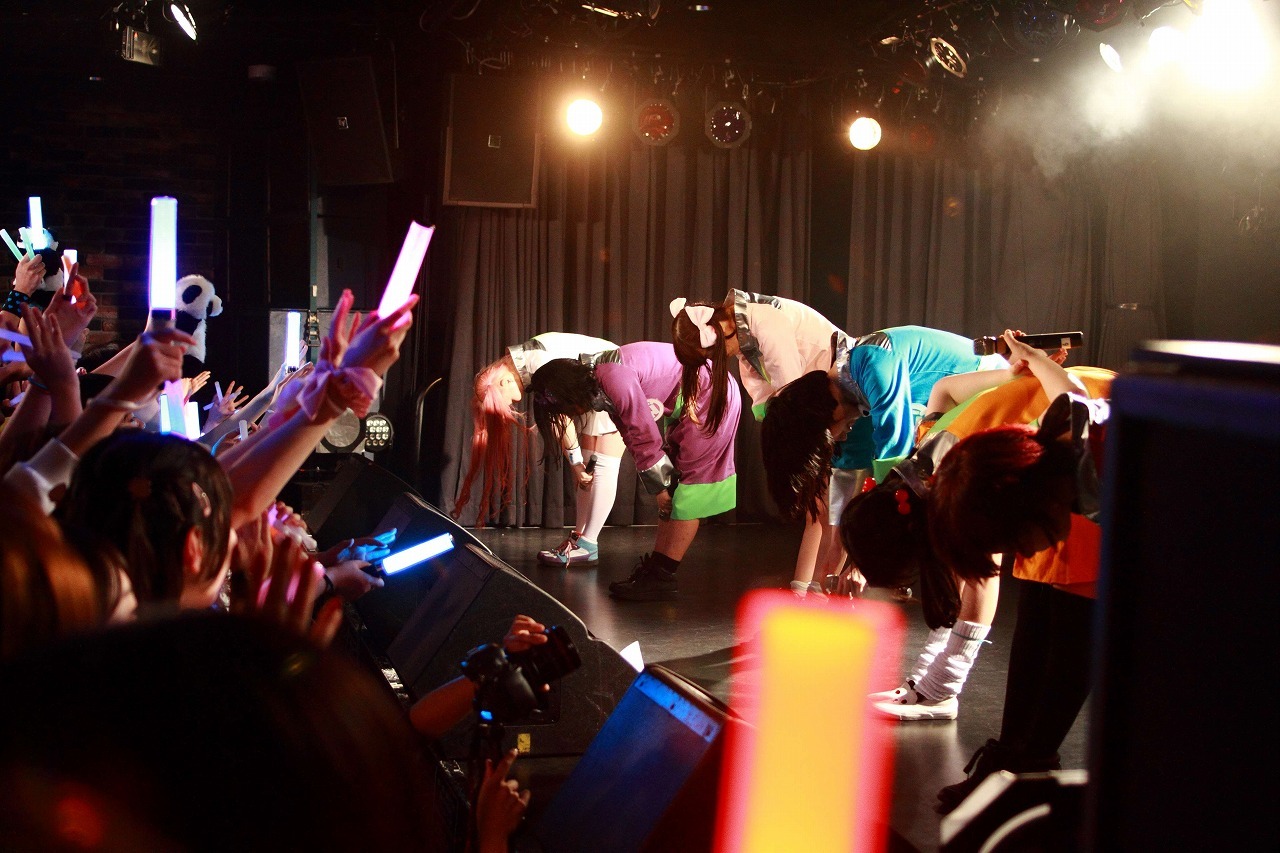 「ゆるめるモ！女性限定ライブ～女めるモ！～」の様子。（撮影：上岡エマ）