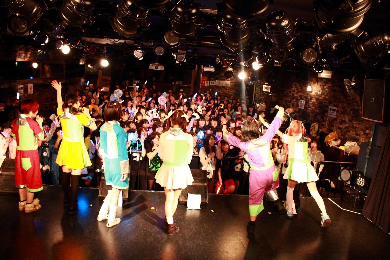 「ゆるめるモ！女性限定ライブ～女めるモ！～」の様子。（撮影：上岡エマ）