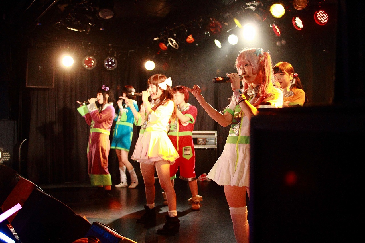 「ゆるめるモ！女性限定ライブ～女めるモ！～」の様子。（撮影：上岡エマ）