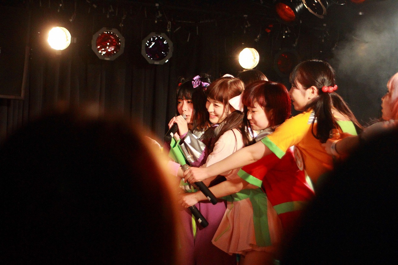 「ゆるめるモ！女性限定ライブ～女めるモ！～」の様子。（撮影：上岡エマ）