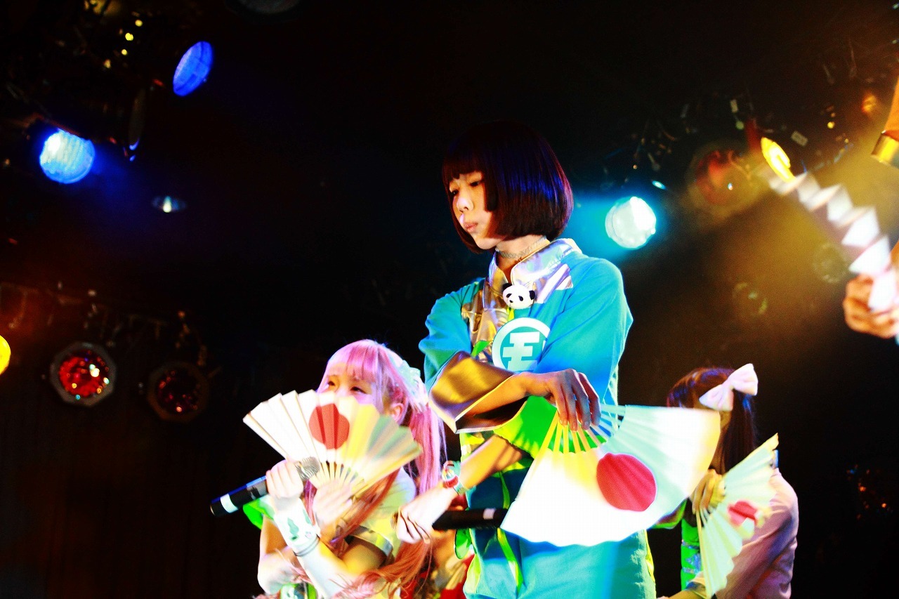 「ゆるめるモ！女性限定ライブ～女めるモ！～」の様子。（撮影：上岡エマ）