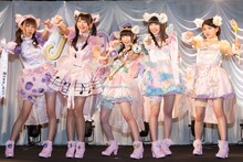 わーすた。左から松田美里、三品瑠香、廣川奈々聖、小玉梨々華、坂元葉月。（写真提供：iDOL Street）