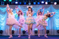 「うるとらみらくるくるファイナルアルティメットチョコビーム」を歌うわーすた。（写真提供：iDOL Street）