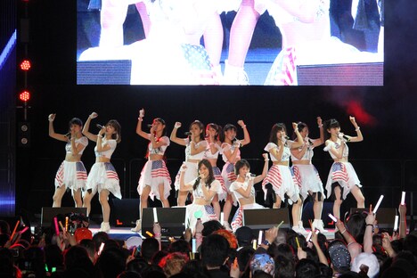 モーニング娘。'16「ANIME MATSURI」ステージの様子。（写真提供：アップフロント）