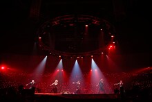 「JAM Project 15th Anniversary Premium LIVE THE STRONGER'S PARTY」のワンシーン。（写真提供：ランティス）