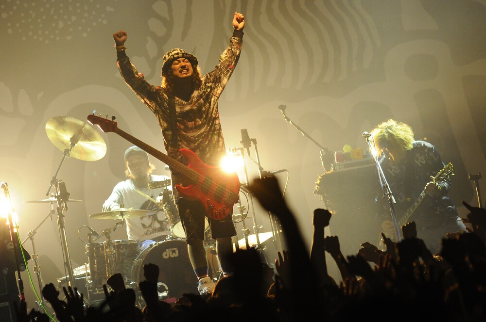 WANIMA「この恩は音楽で返していく」万感のツアーファイナル