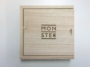 小谷美紗子「MONSTER」特別「木の箱」仕様盤パッケージ