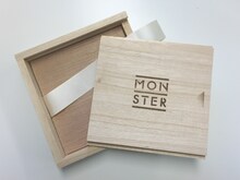 小谷美紗子「MONSTER」特別「木の箱」仕様盤パッケージ