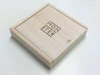 小谷美紗子「MONSTER」特別「木の箱」仕様盤パッケージ