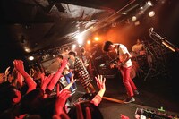 「TWELVE TOUR ～春宵一刻とモノテトラ～」千葉・千葉LOOK公演の様子。（撮影：後藤壮太郎）