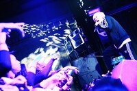 「電波少女 解散＆復活ワンマンライブ“茶番”」の様子。（撮影：新倉映見）