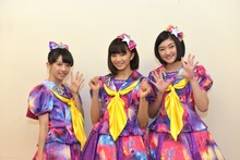 左から真山りか、星名美怜、小林歌穂。