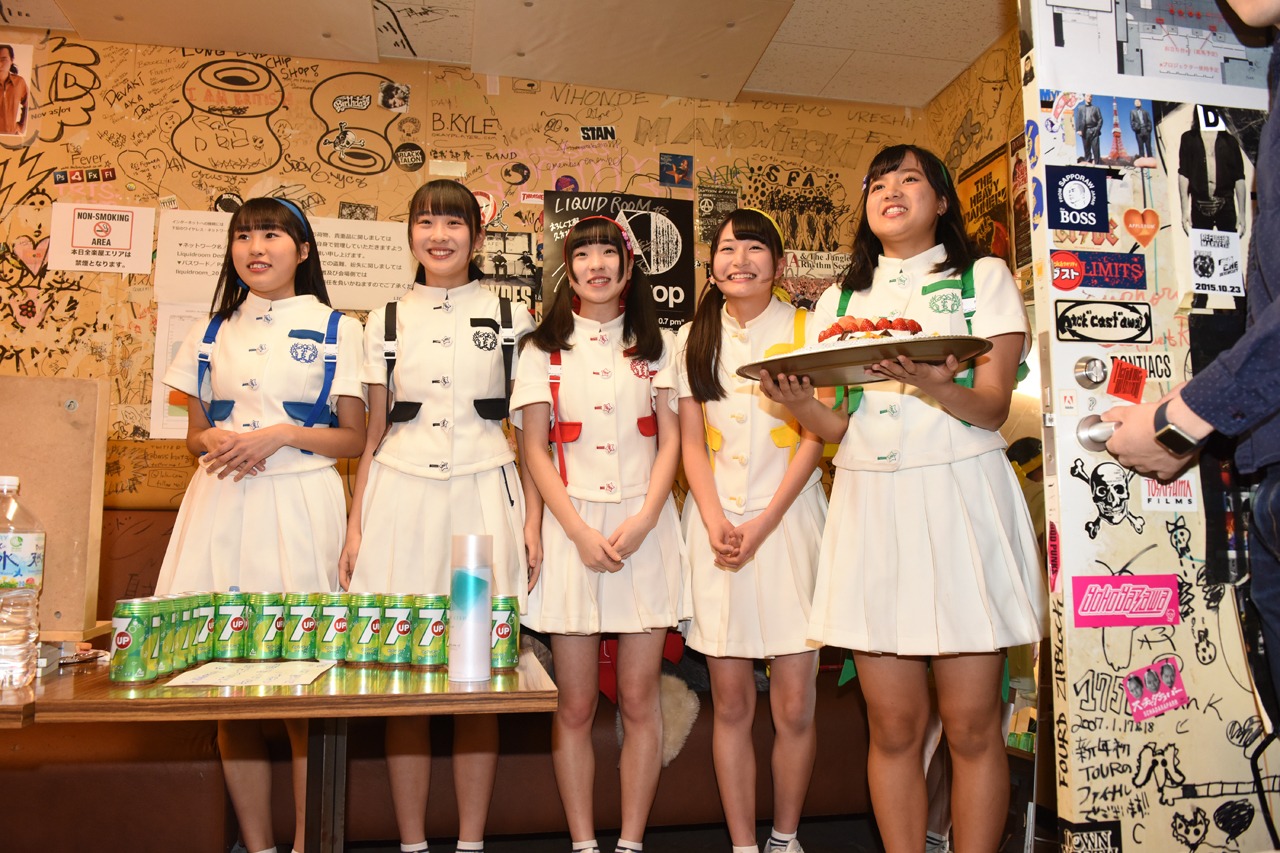 PASSPO☆にサプライズで手作りケーキをプレゼントするぷちぱすぽ☆。