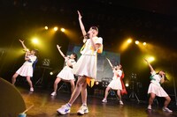 ぷちぱすぽ☆によるオープニングアクトの様子。