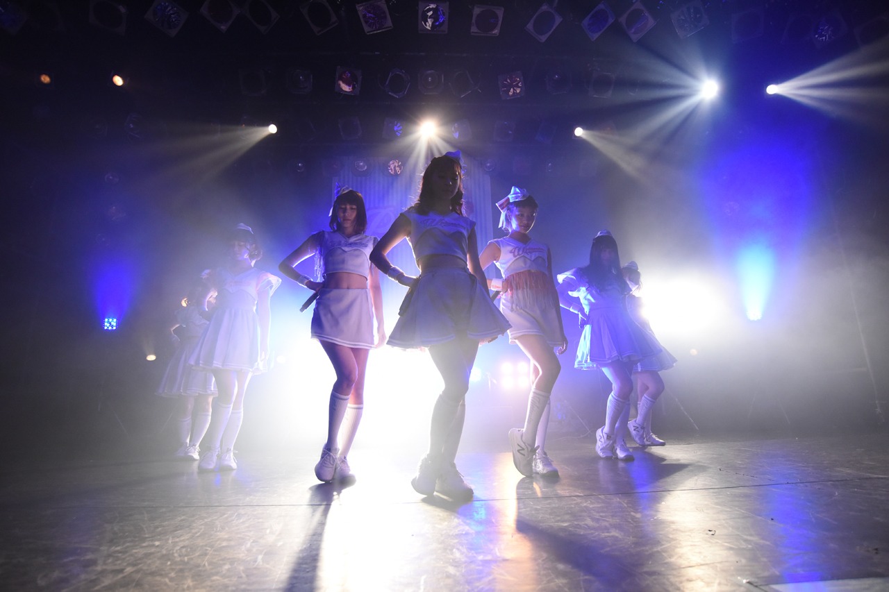 PASSPO☆によるフライトの様子。