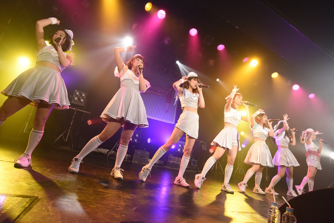 PASSPO☆によるフライトの様子。