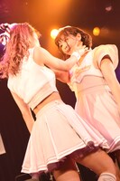 左から玉井杏奈、岩村捺未。