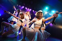 PASSPO☆によるフライトの様子。