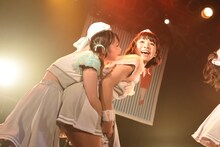 左から増井みお、岩村捺未。